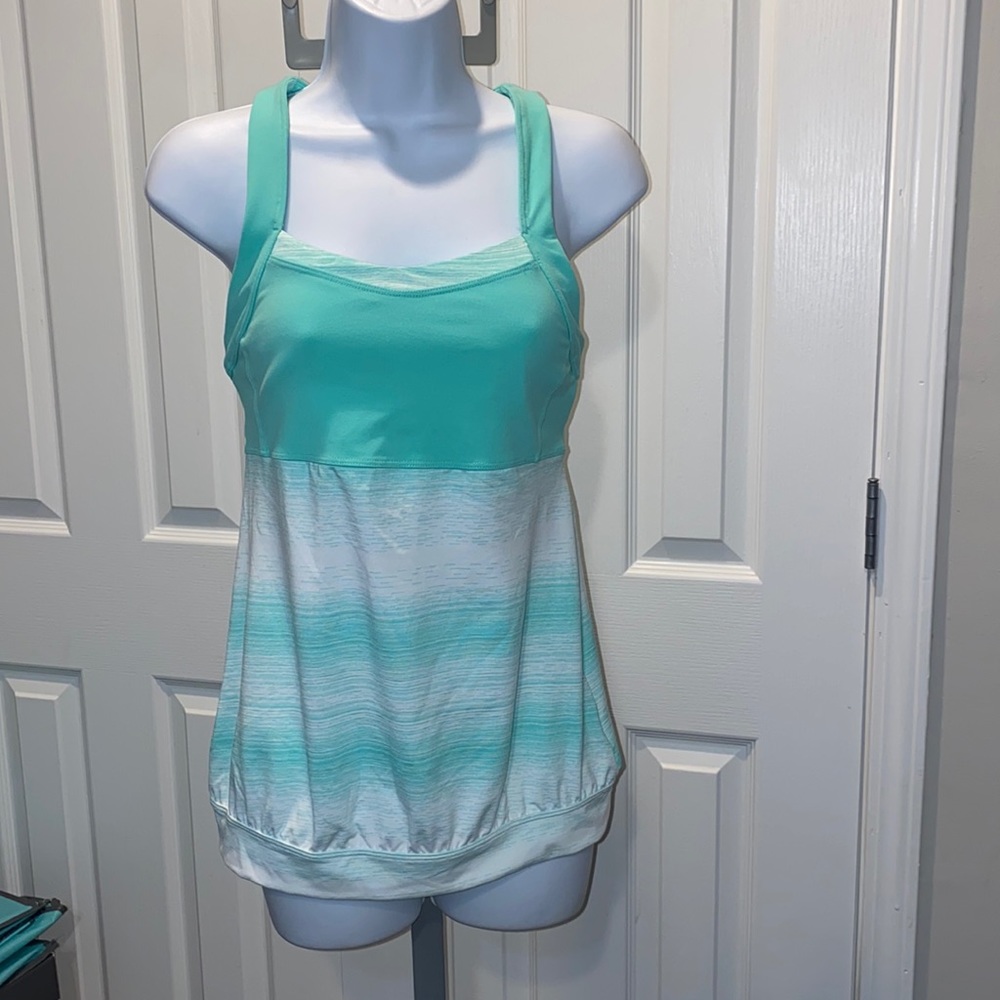 Women's Athleta , size small , sleeveless workout top with built in bra